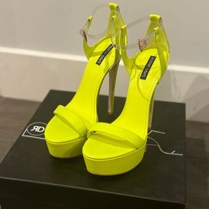 Ruthie Davis Trophy Platform Sandal Neon Green NWT